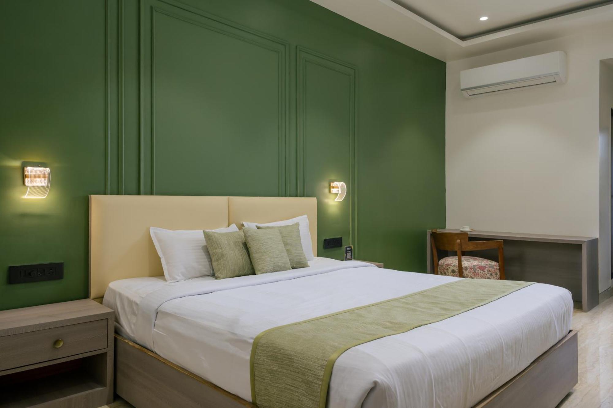 The Grand Neelam Hotel Raipur  Exterior photo